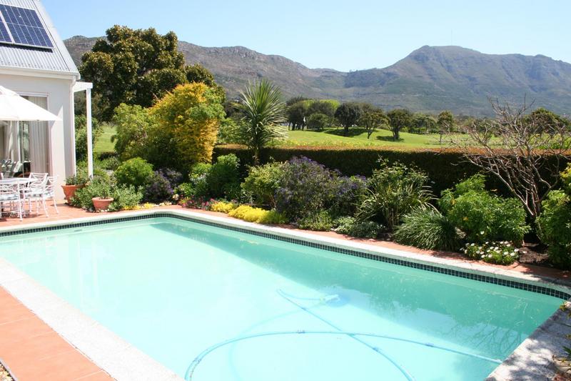 To Let 3 Bedroom Property for Rent in Steenberg Estate Western Cape